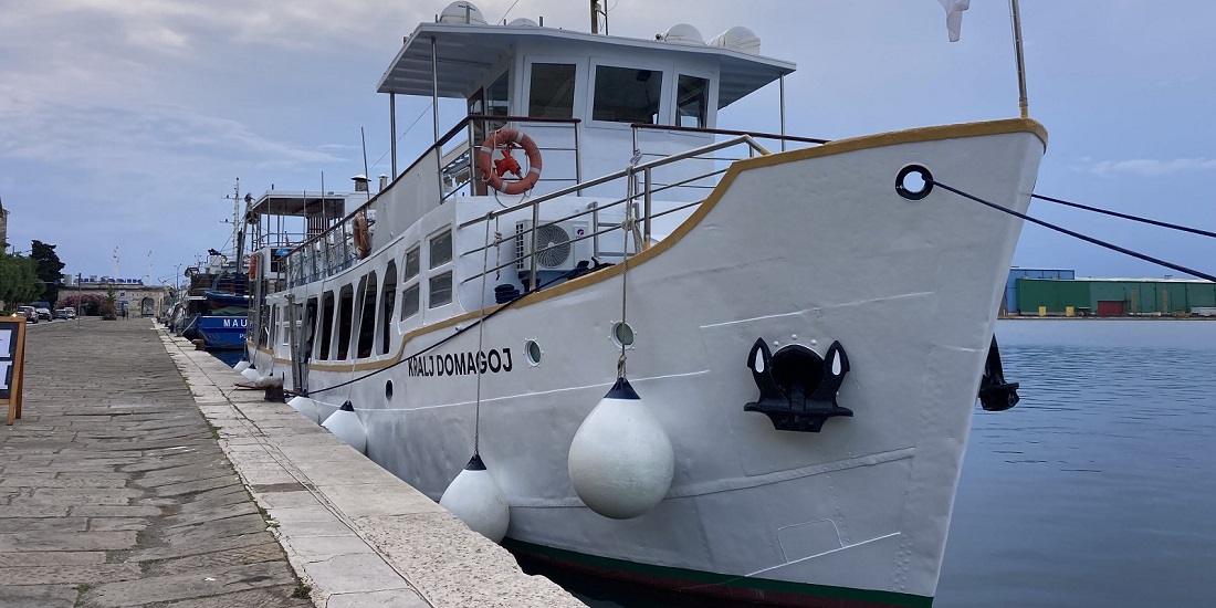 Boat Kralj Domagoj before departure