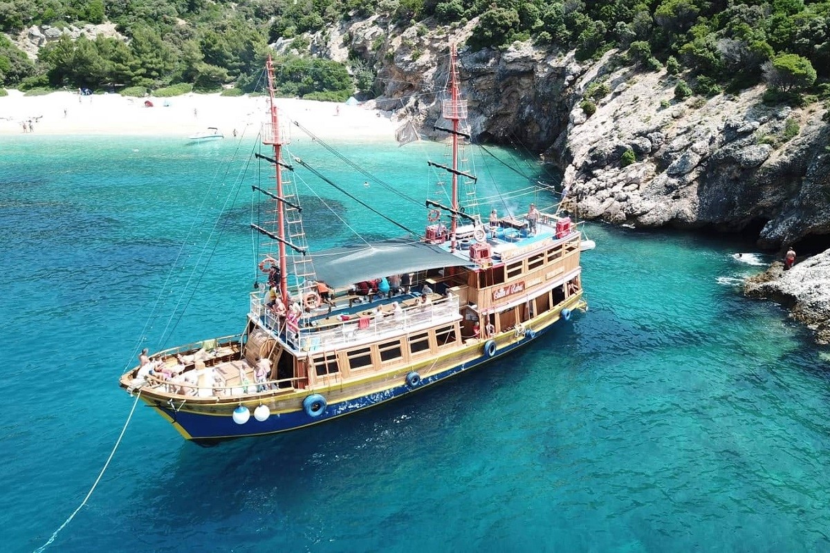 Pausa bagno presso la Grotta Azzurra